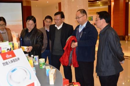 国度食药监总局辅导到 尊龙z6中国调研 (1).jpg