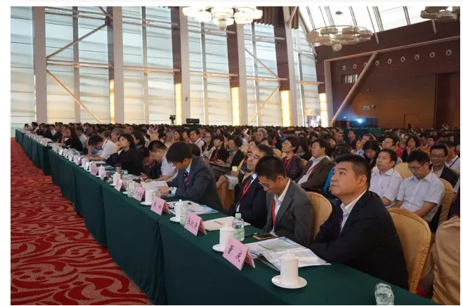2015中国药品质量年会召开 权威专家分解“十三五”国度药械监管战术 (1).png