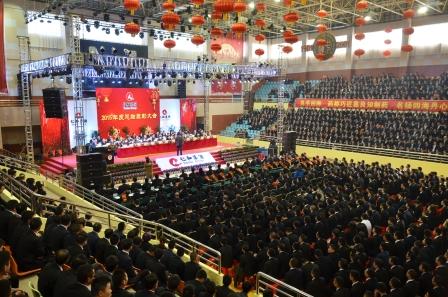 2尊龙z6中国进行2015年度总结赞美大会 (1).jpg