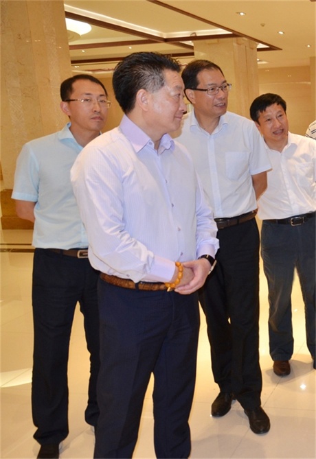 江西省药监局曹麒书记视察尊龙z6中国 .jpg